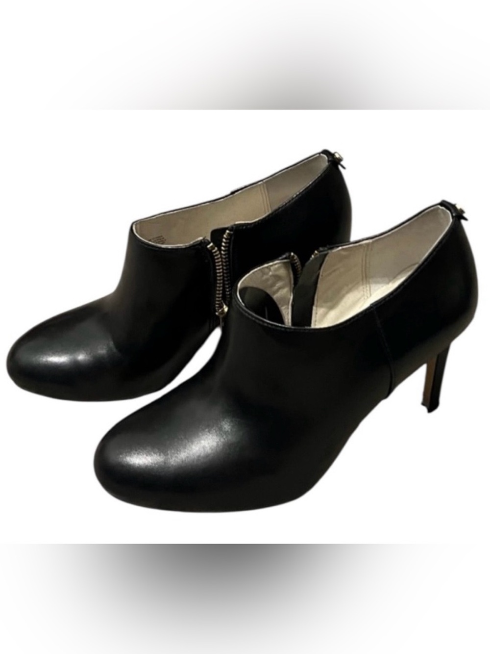 Michael Michael Kors Kitten women’s 7 heeled black leather ankle boots